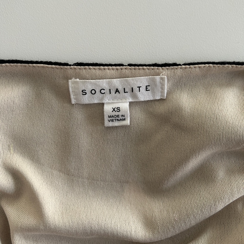 Socialite Lace Overlay Dress - Size XS or Junior 12-14 - HOST PICK - Picture 4 of 4